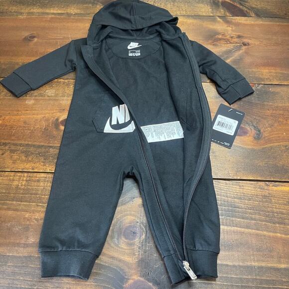 Nike Baby Hooded Coverall Black White Swoosh Logo 1-Piece Baby Size 9M Unisex - Picture 5 of 7